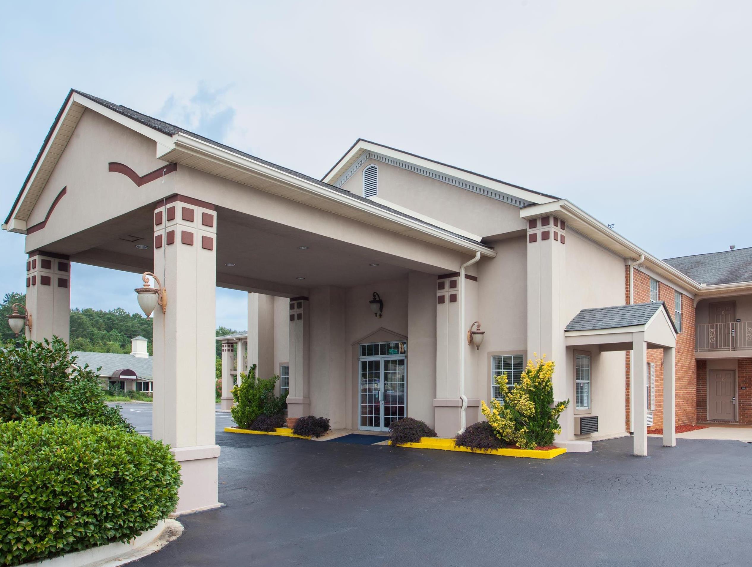 Super 8 By Wyndham Covington Hotel Exterior photo